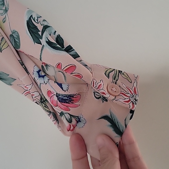 Ann Taylor Petite Floral Long Sleeve Shirt size XSP - Picture 4 of 8